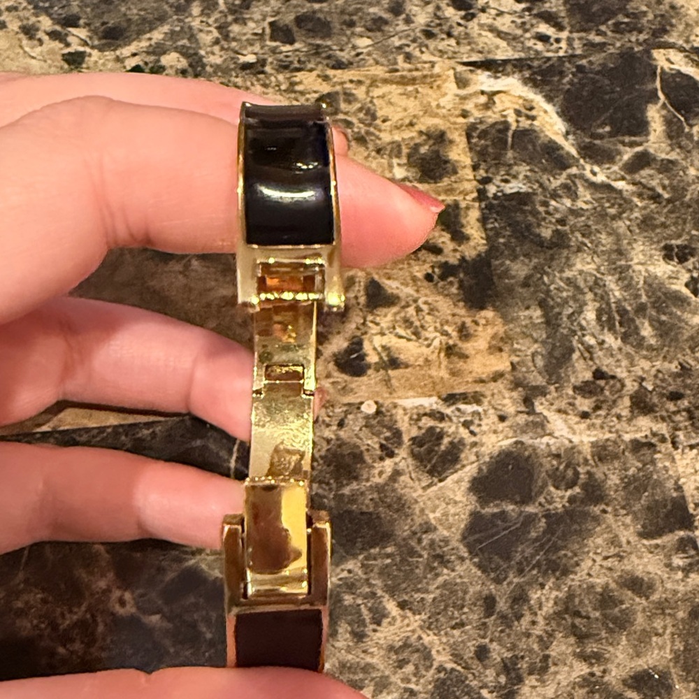 Kate Spade Hole Punch Spade Hinge Bangle Bracelet - Picture 6 of 8